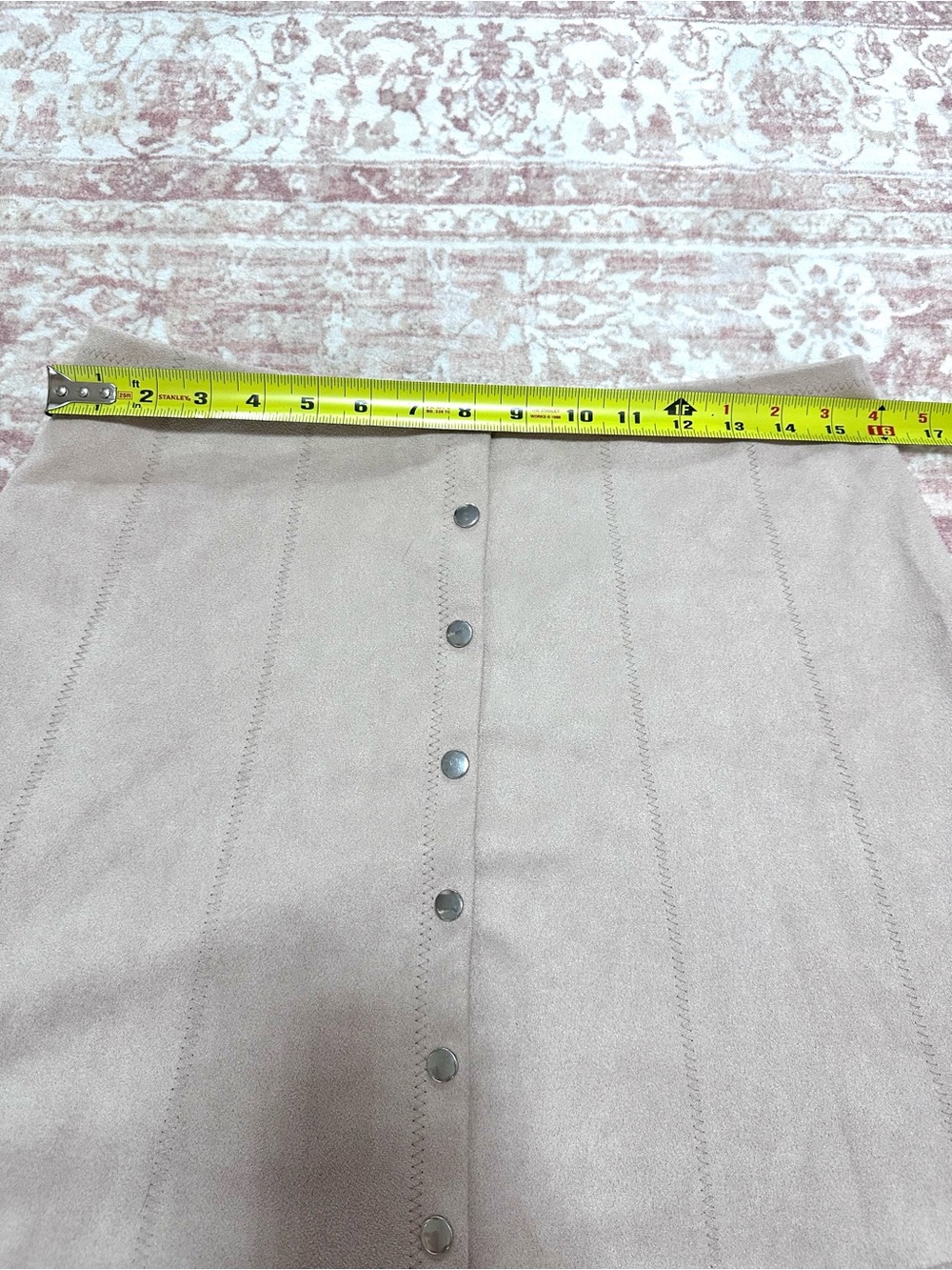 Blush 🪷 Suede Buttoned Mini Skirt - Picture 6 of 8